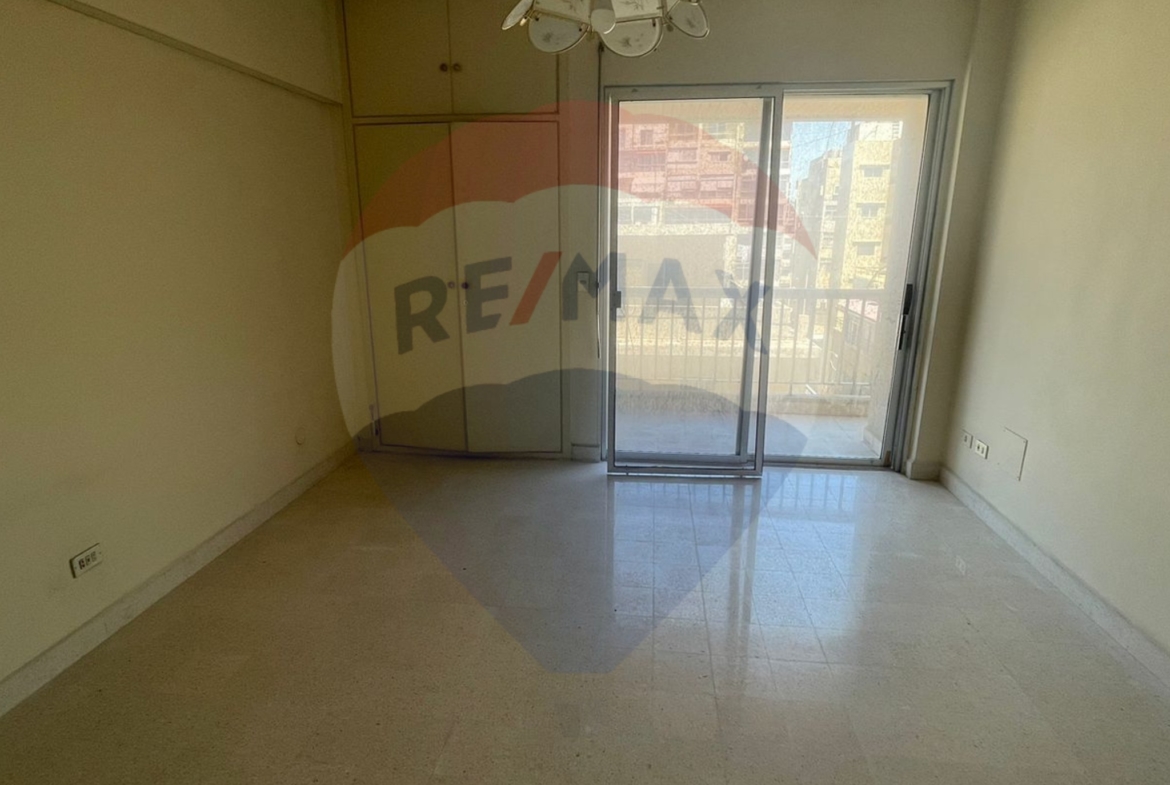 R9-1310 Apartment 320m For Sale In Maarad - Tripoli! — الصورة 2 من 10