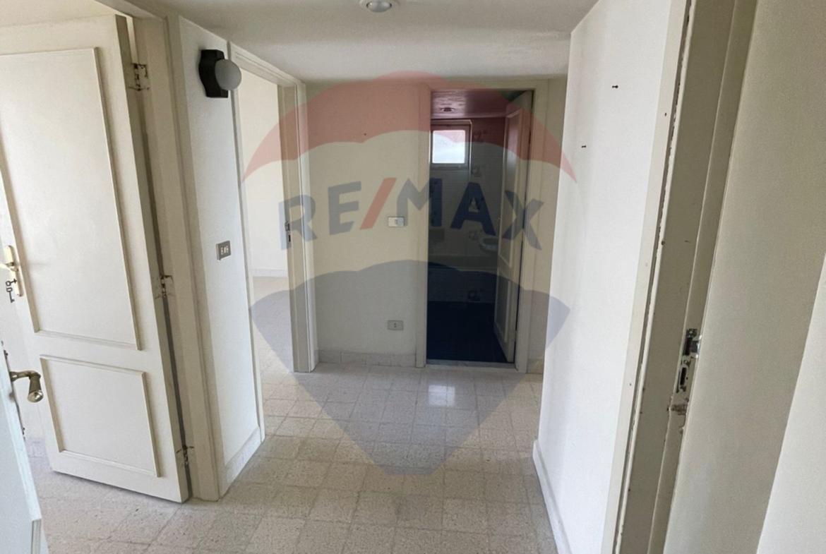 R9-1310 Apartment 320m For Sale In Maarad - Tripoli! — الصورة 6 من 10