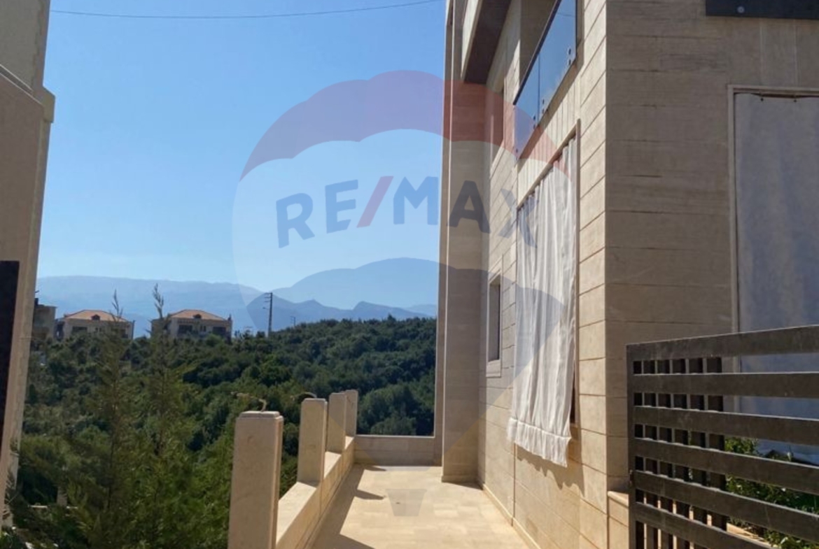 R9-1306 Land With An Apartment On It For Sale - Nakhle! — الصورة 2 من 6