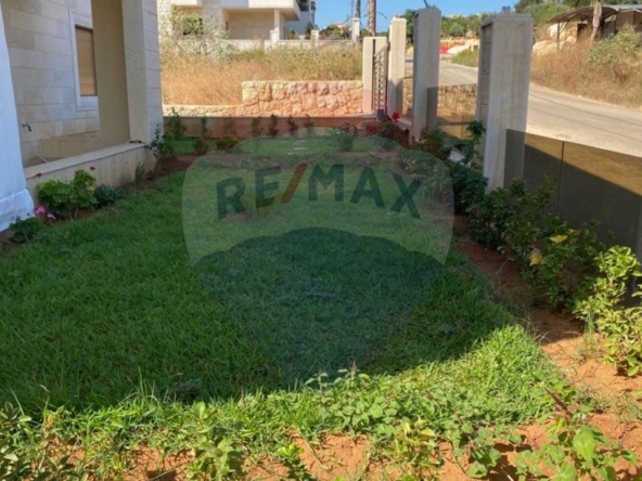 R9-1306 Land With An Apartment On It For Sale - Nakhle! — الصورة 3 من 6