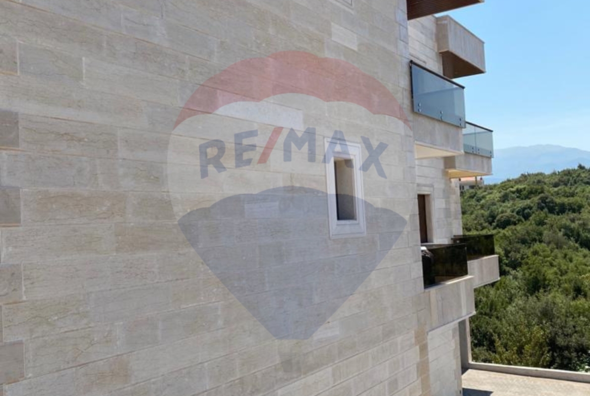 R9-1306 Land With An Apartment On It For Sale - Nakhle! — الصورة 6 من 6