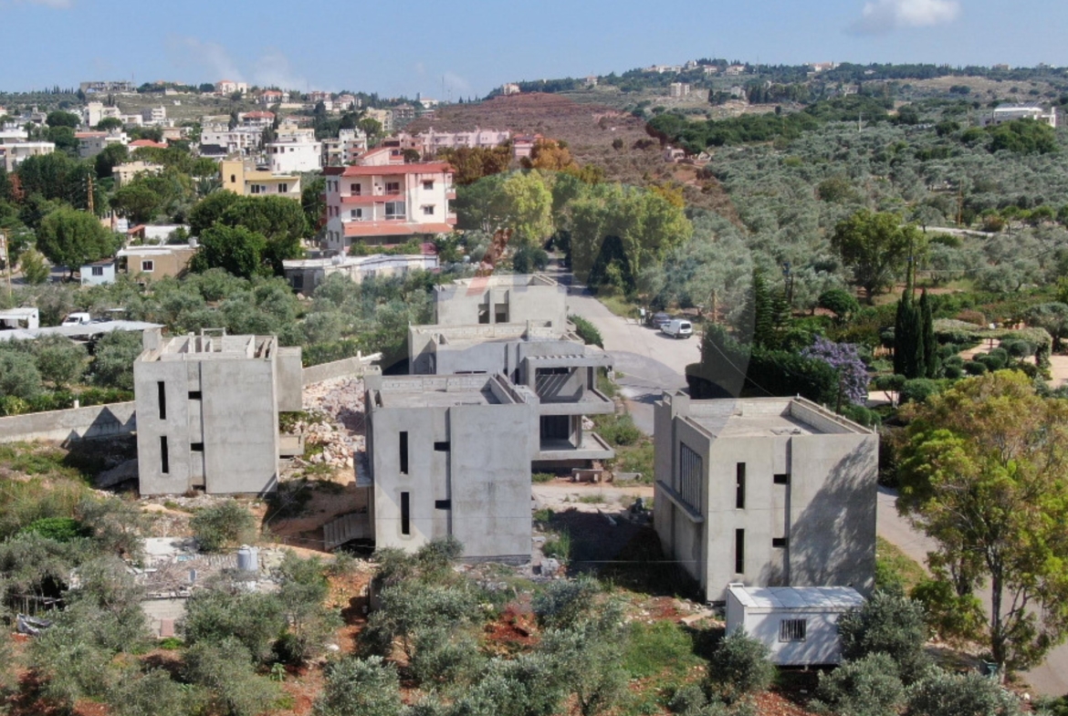 R9-1326 Under-construction 450m villa for sale - Nakhle! — الصورة 2 من 4