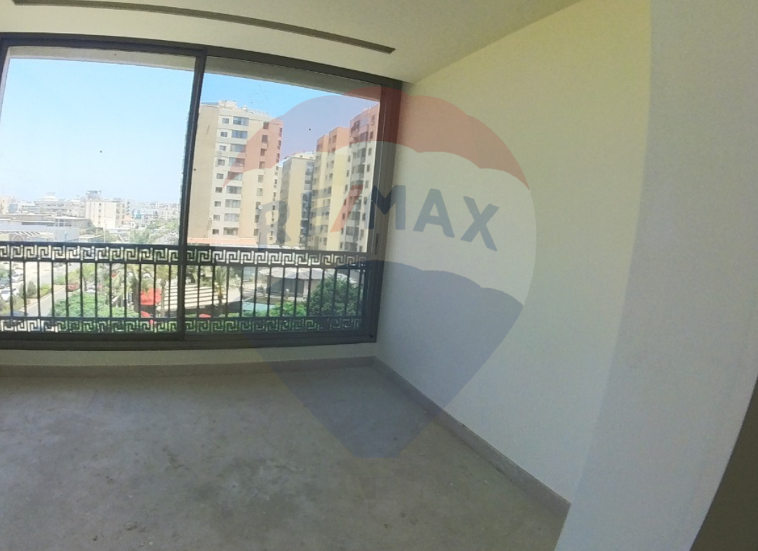 R9-1402   Luxurious 220m² Apartment for Sale in Dam w Farez! — Photo 8 of 9