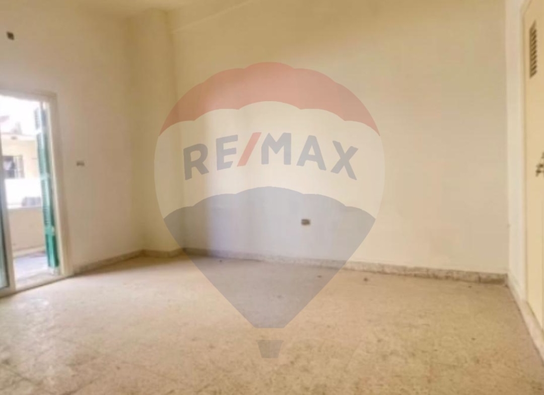 R9-1671 Apartment for Sale: Spacious 182 sqm First-Floor Unit on Hassoun Street, Abou Samra — Photo 6 of 7