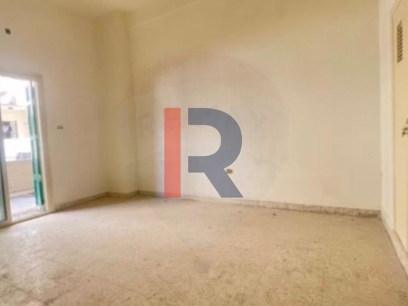 R9-1670 Spacious 182 sqm First-Floor Apartment for Sale in Abou Samra, Hassoun Street — الصورة 2 من 7