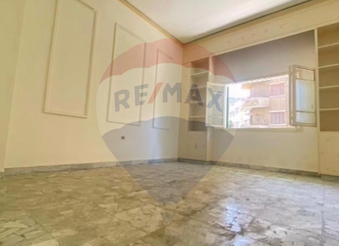 R9-1671 Apartment for Sale: Spacious 182 sqm First-Floor Unit on Hassoun Street, Abou Samra — Photo 5 of 7