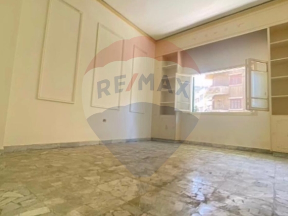 R9-1671 Apartment for Sale: Spacious 182 sqm First-Floor Unit on Hassoun Street, Abou Samra — Photo 5 of 7