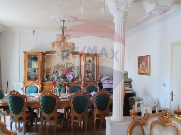 R9-1676 Apartment for Sale on Monla Street, Tripoli – 210 sqm Seventh-Floor Unit — الصورة 4 من 8