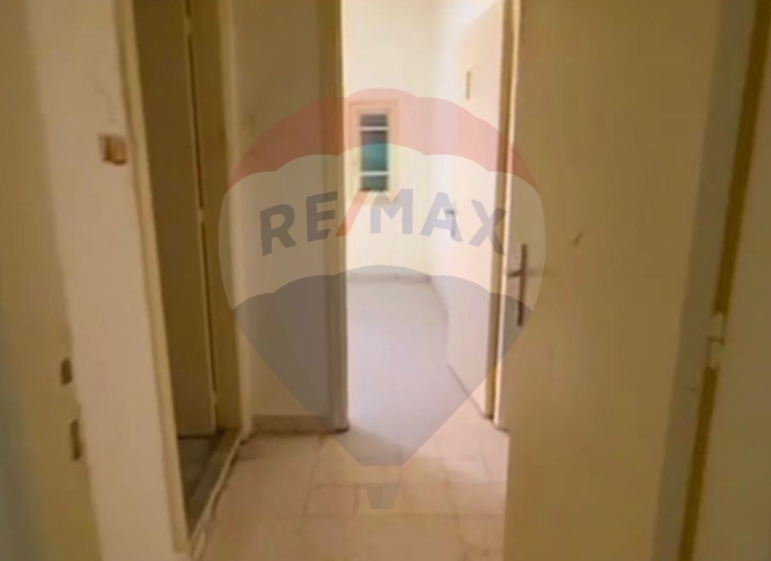 R9-1671 Apartment for Sale: Spacious 182 sqm First-Floor Unit on Hassoun Street, Abou Samra — Photo 2 of 7