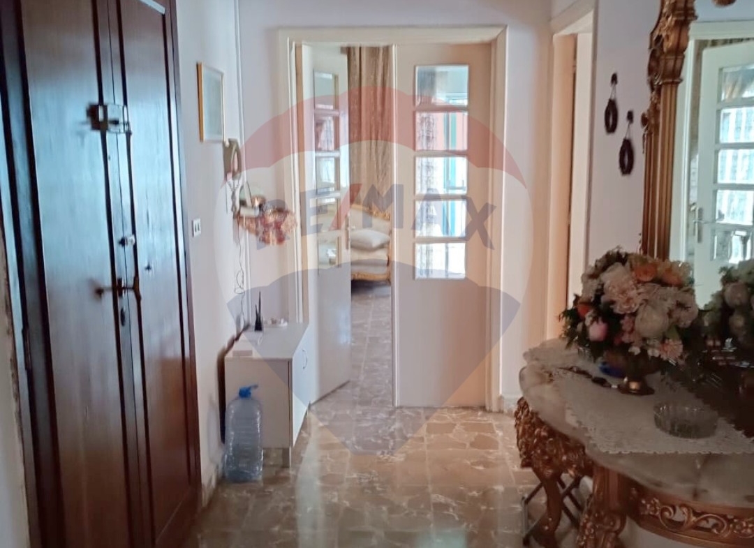 R9-1676 Apartment for Sale on Monla Street, Tripoli – 210 sqm Seventh-Floor Unit — الصورة 7 من 8