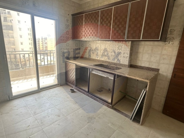 R9-1649  Brand new 135m² apartment on the 6th floor in Kobbeh — Photo 5 of 7