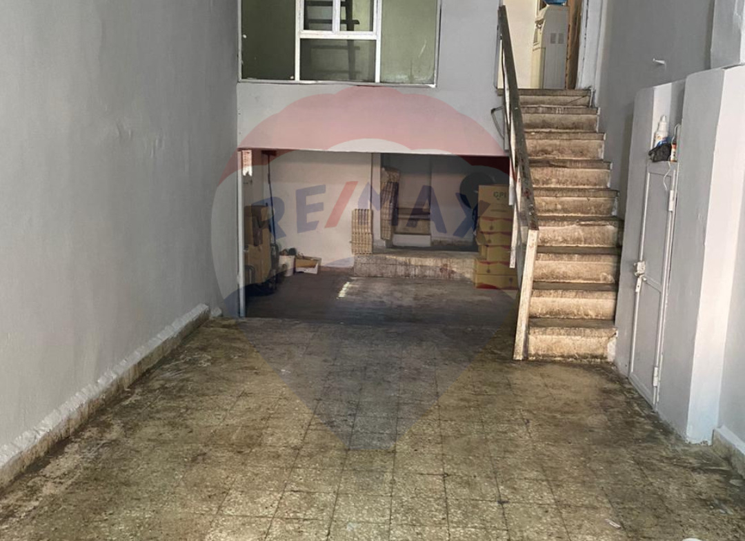 R9-1663 A strategically located property for sale in Zahriyeh, Tripoli, featuring a 142 sqm apartment and a 104 sqm shop with mezzanine. — الصورة 3 من 4