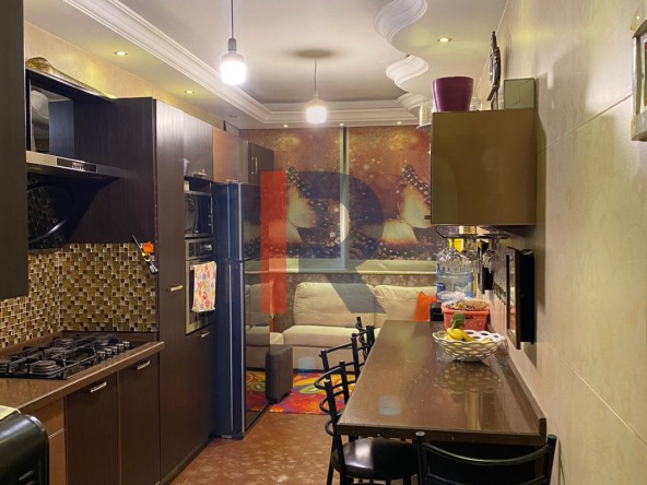 R9-1662  150 sqm Apartment for sale on a lively street ! — الصورة 5 من 14
