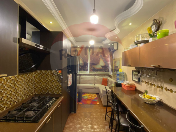 R9-1662  150 sqm Apartment for sale on a lively street ! — الصورة 4 من 14