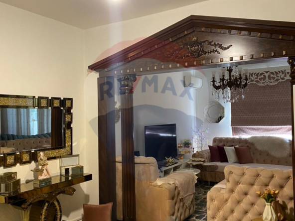 R9-1662  150 sqm Apartment for sale on a lively street ! — الصورة 2 من 14