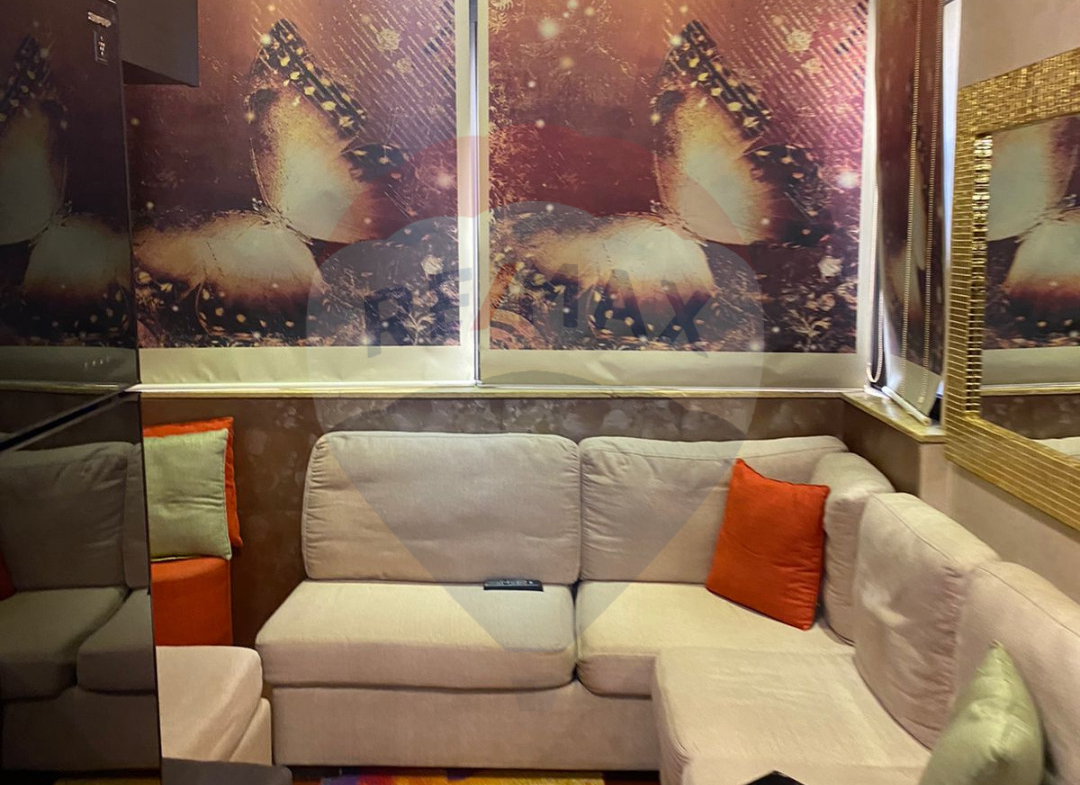 R9-1662  150 sqm Apartment for sale on a lively street ! — الصورة 3 من 14