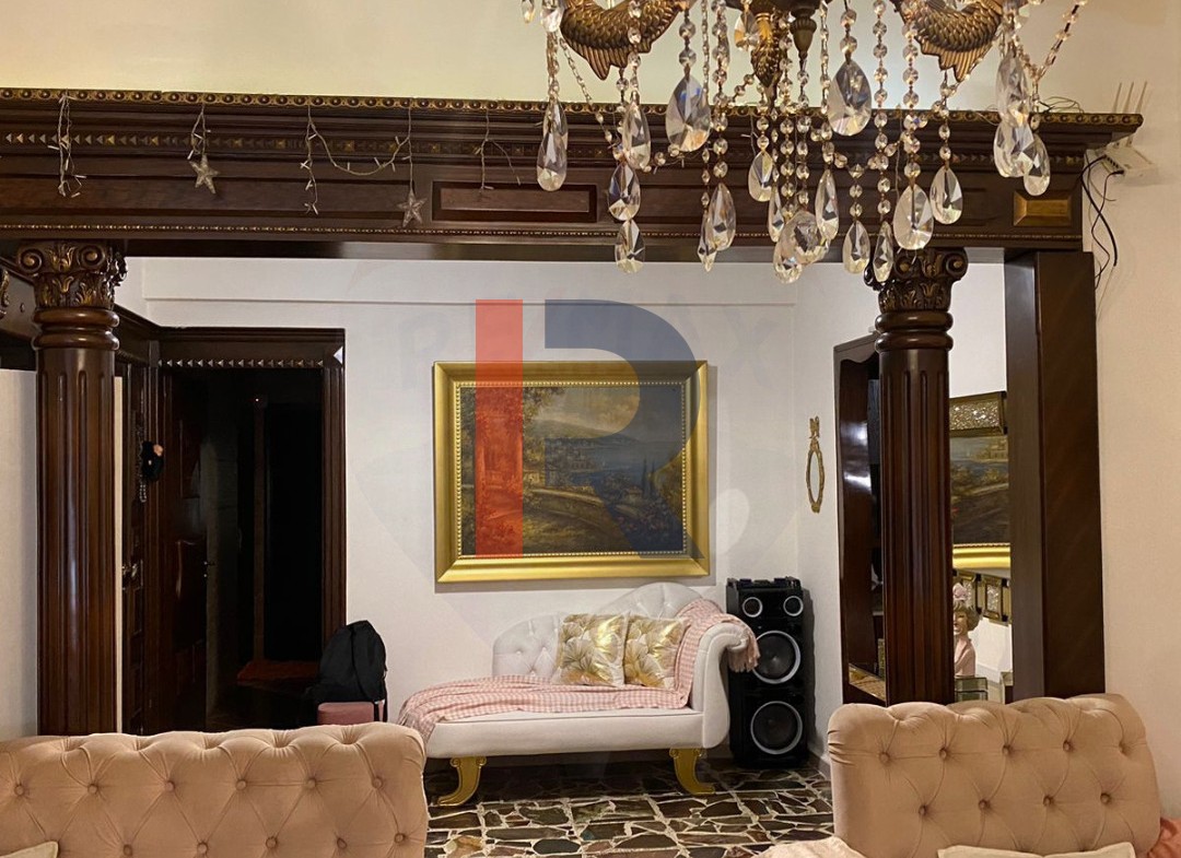 R9-1662  150 sqm Apartment for sale on a lively street ! — الصورة 8 من 14