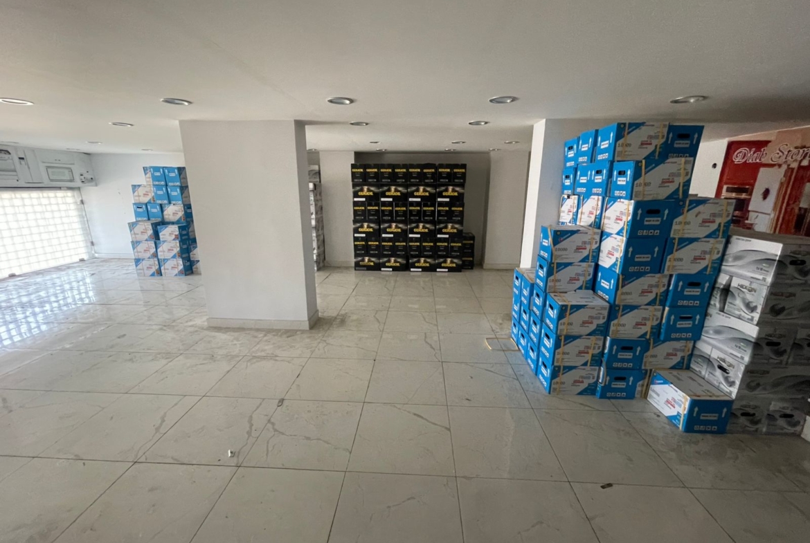 R9-1437  Prime Shop for Sale in Mina - 58 sq! — Photo 4 of 6