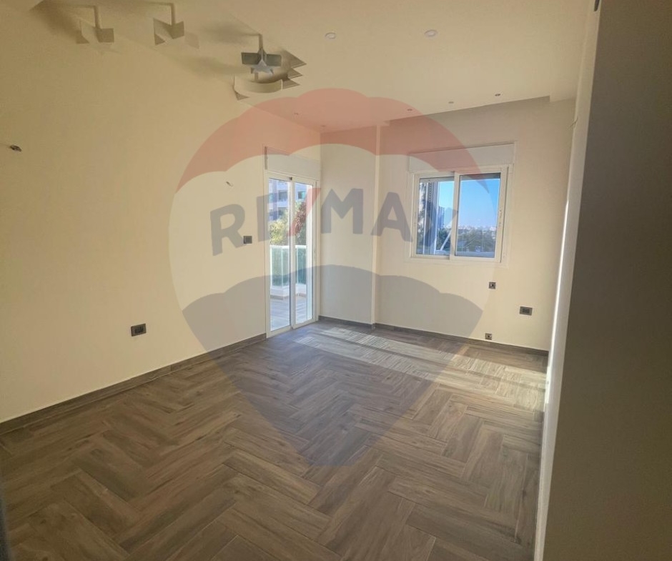 R9-1775 A Luxurious Apartment For Sale in Dam Wel Farez Zone D - Tripoli — Photo 2 of 9
