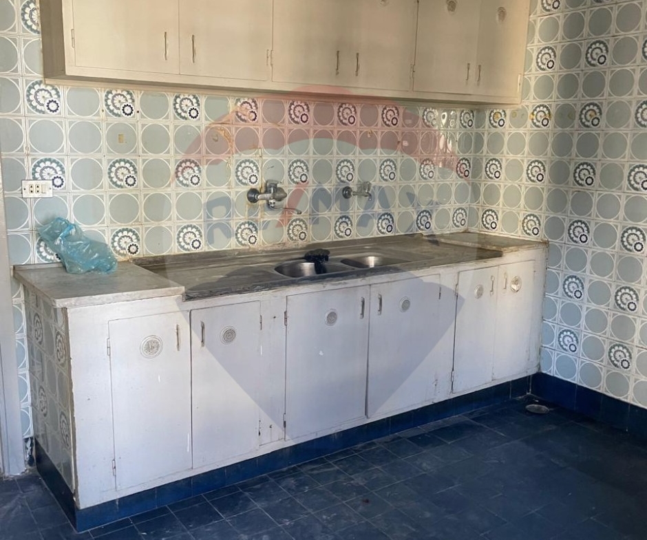 R9-1774 A spacious 190 sqm apartment for sale in Abou Samra - Tripoli — Photo 4 of 5
