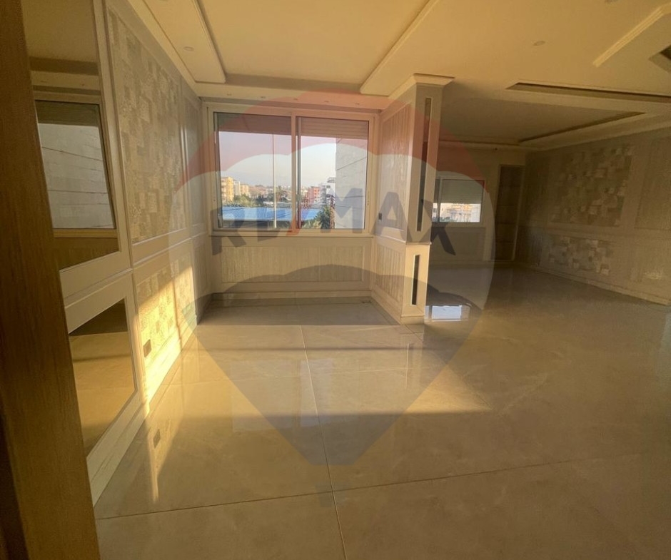 R9-1775 A Luxurious Apartment For Sale in Dam Wel Farez Zone D - Tripoli — Photo 4 of 9