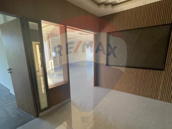 R9-1775 A Luxurious Apartment For Sale in Dam Wel Farez Zone D - Tripoli — Photo 5 of 9