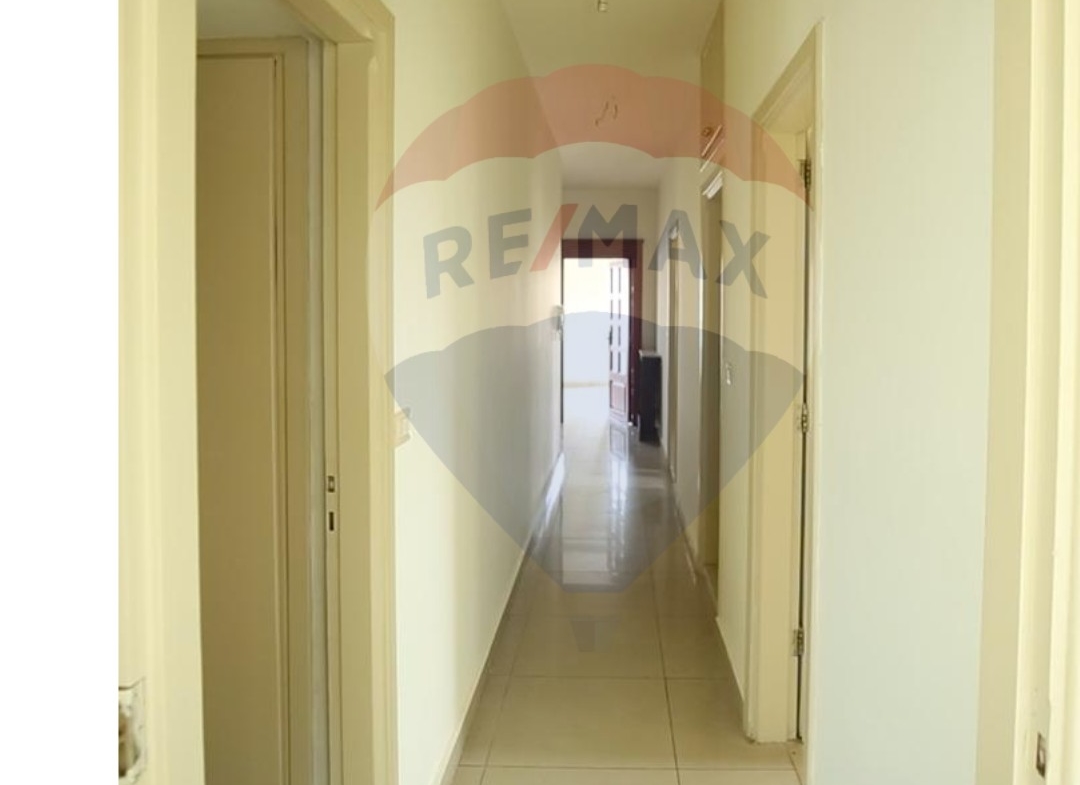 R9-1758 دوبلكس للبيع في أبو سمرا، شارع شراع — الصورة 6 من 10
