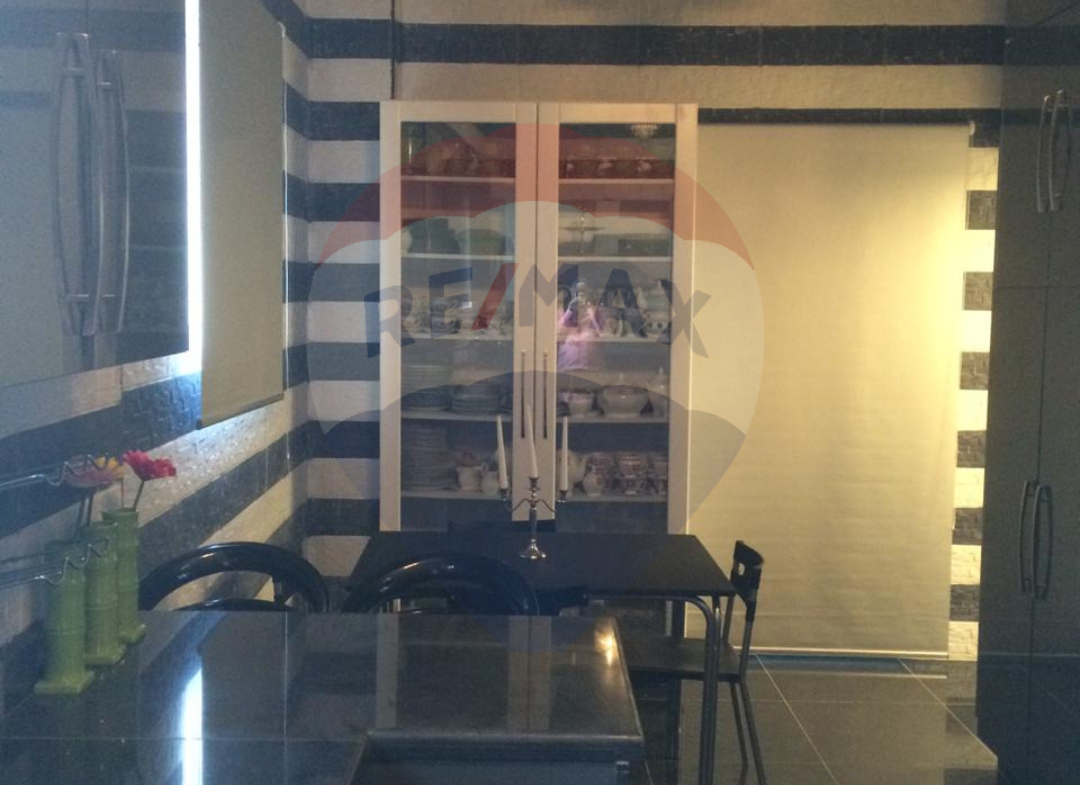 R9-1686 Apartment 180 sqm for sale in Al-Moutran -Tripoli, with a large 140 sqm terrace. — Photo 10 of 11