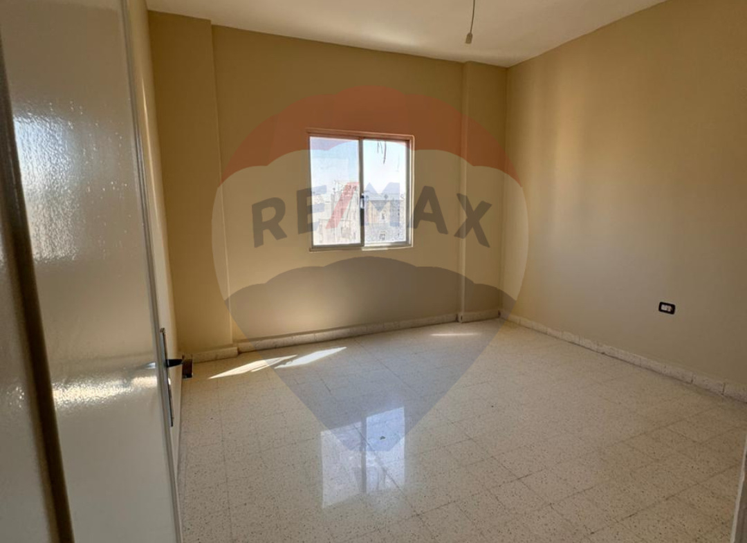 R9-1689 Apartment 220m for sale in Al Balha Street - Azmi — الصورة 3 من 5