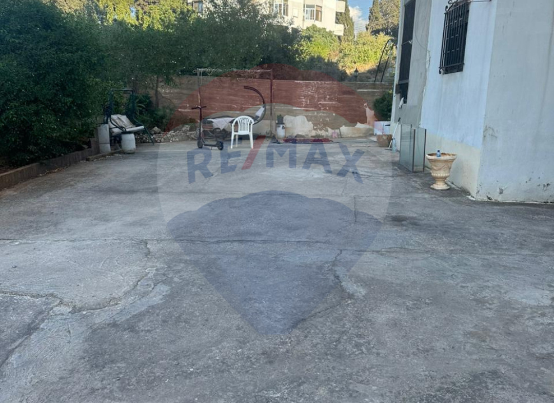 R9-1690 Ground Floor Apartment 280m for sale in Btouratij - Koura — Photo 9 of 9