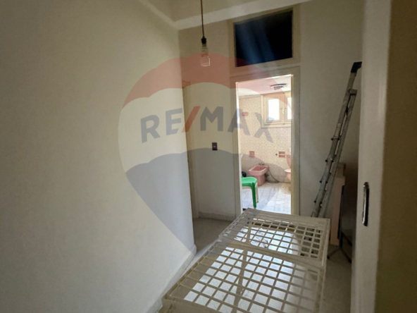 R9-1776 Spacious 250 sqm Apartment For Sale in Abou Samra - Tripoli — Photo 2 of 12