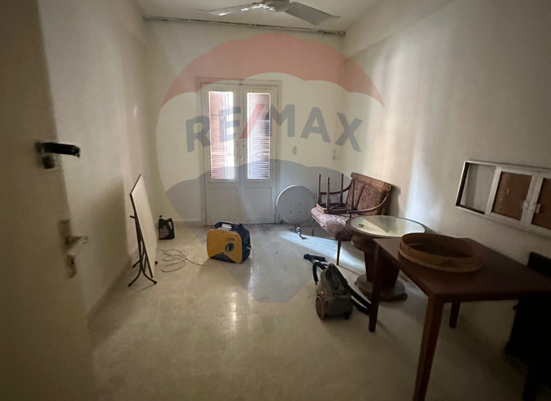 R9-1776 Spacious 250 sqm Apartment For Sale in Abou Samra - Tripoli — Photo 12 of 12