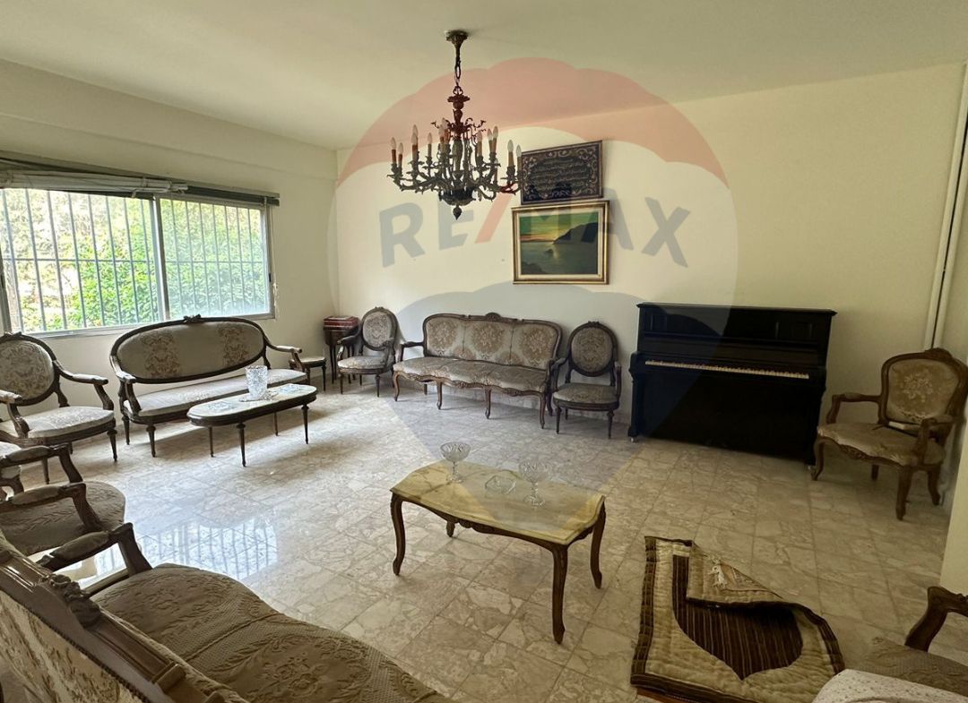 R9-1776 Spacious 250 sqm Apartment For Sale in Abou Samra - Tripoli — Photo 9 of 12