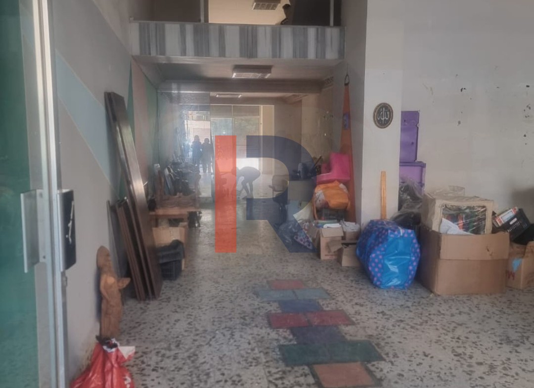 R9-1817 Gallery 200m for Rent in El Mina - Tripoli — الصورة 5 من 5