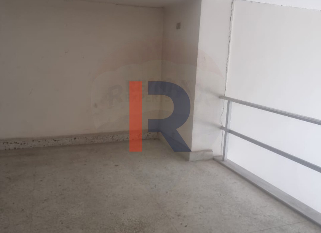 R9-1817 Gallery 200m for Rent in El Mina - Tripoli — الصورة 2 من 5