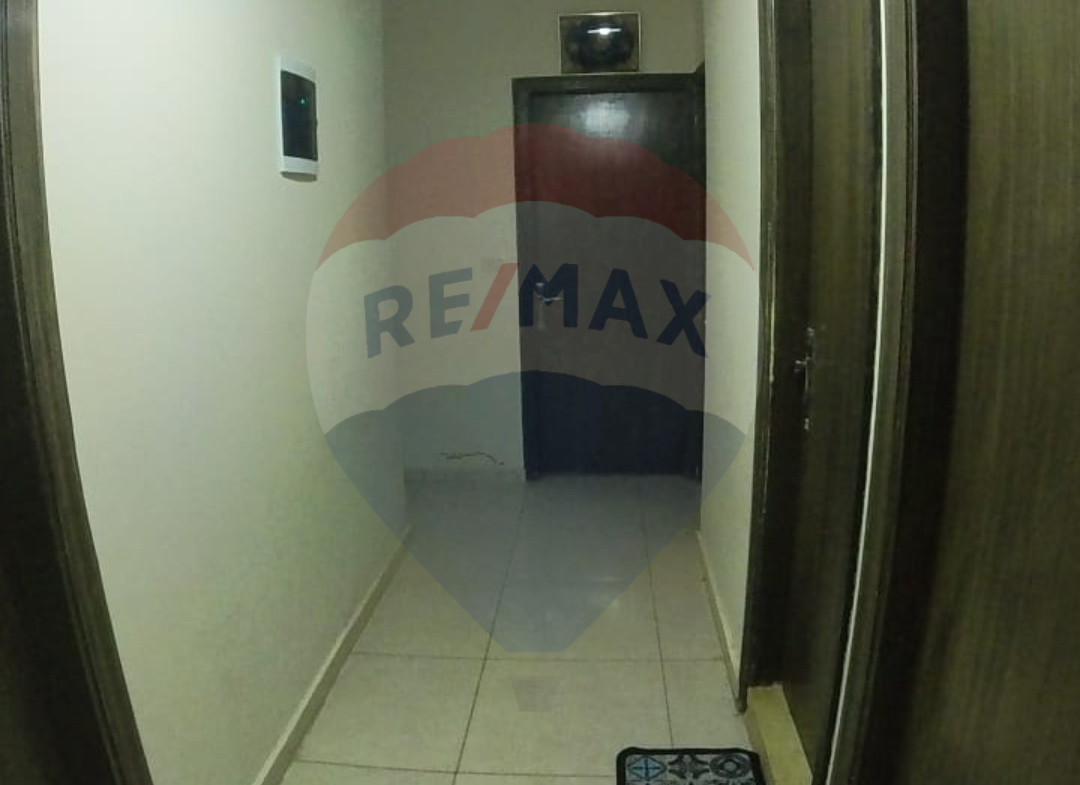 R9-1794 Apartment 100m with Small Garden for Sale in Abou Samra - Tripoli — Photo 3 of 10