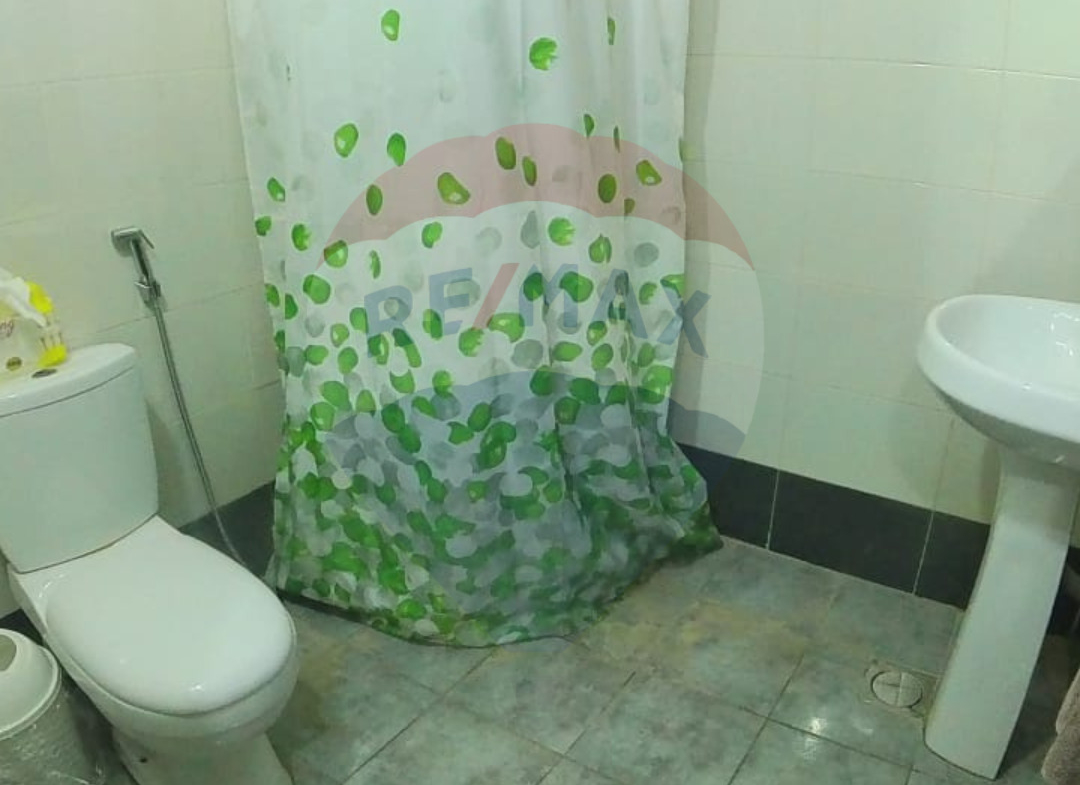 R9-1794 Apartment 100m with Small Garden for Sale in Abou Samra - Tripoli — Photo 8 of 10
