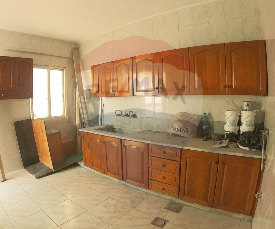R9-1803 Apartment for Sale Behind Bank Audi on Boulevard - Tripoli — Photo 2 of 16