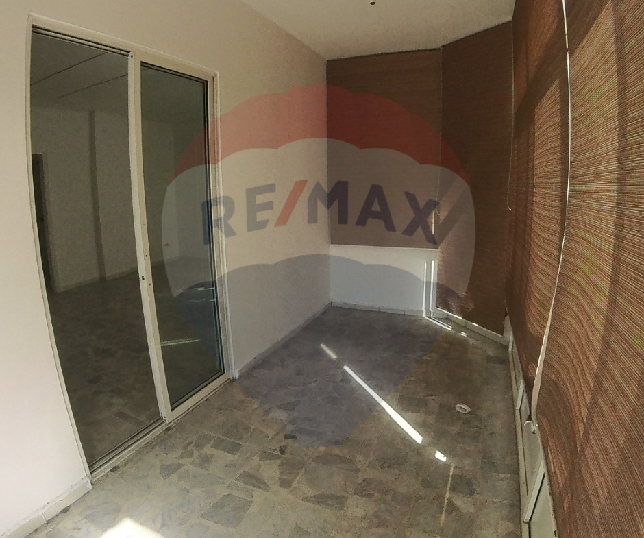 R9-1803 Apartment for Sale Behind Bank Audi on Boulevard - Tripoli — Photo 3 of 16