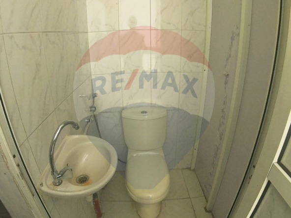R9-1803 Apartment for Sale Behind Bank Audi on Boulevard - Tripoli — Photo 5 of 16