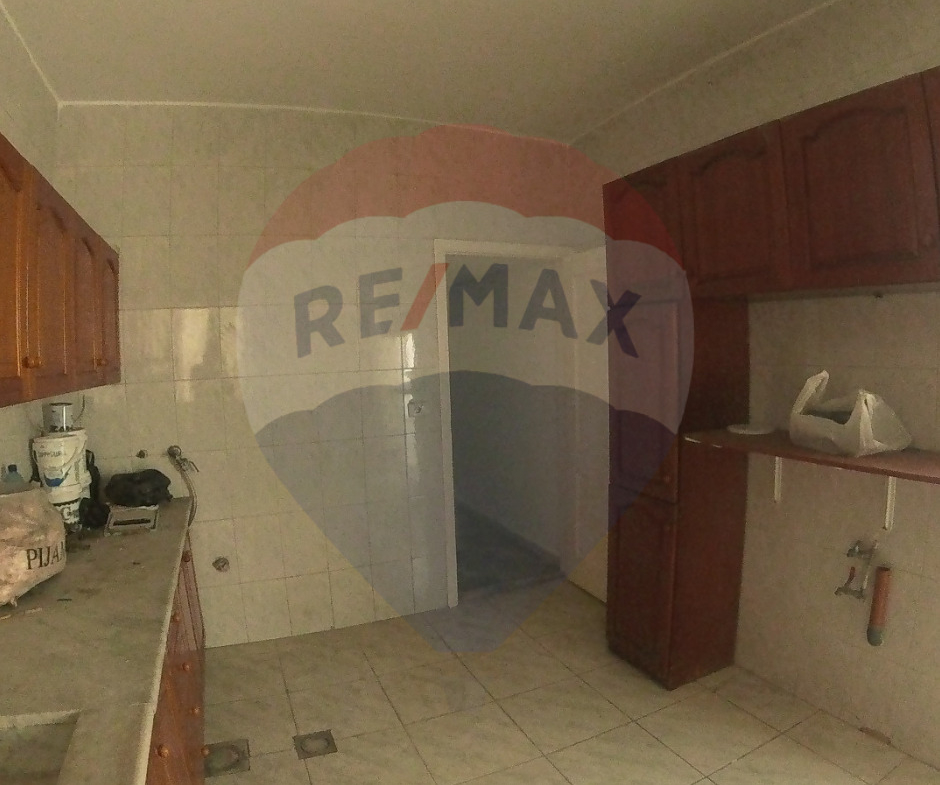 R9-1803 Apartment for Sale Behind Bank Audi on Boulevard - Tripoli — Photo 6 of 16