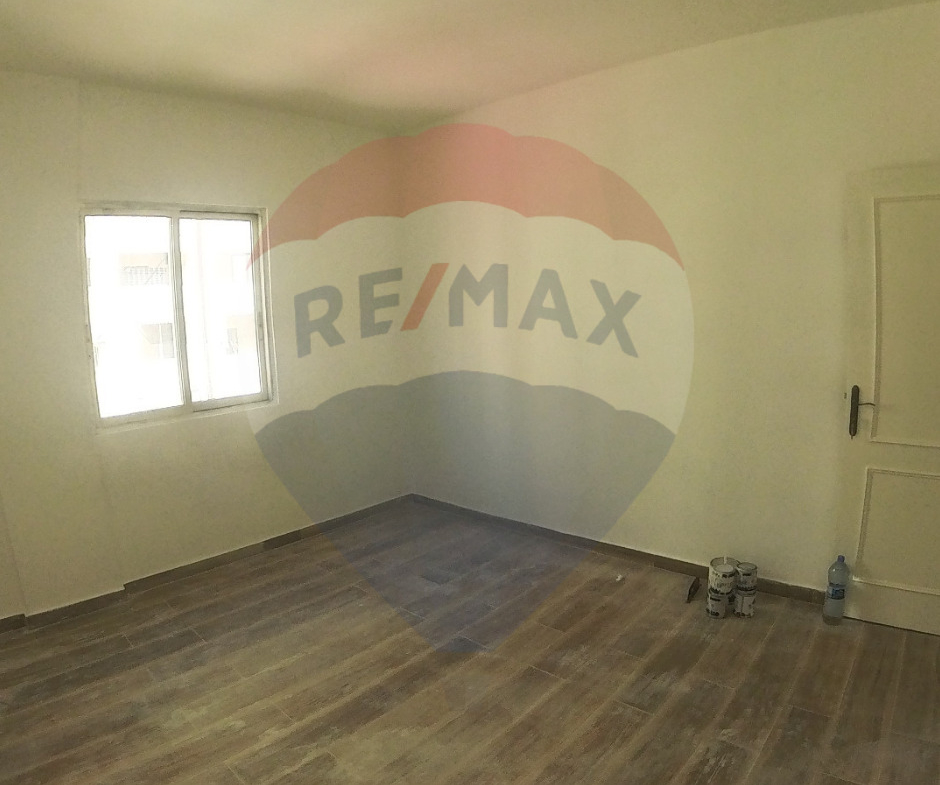 R9-1803 Apartment for Sale Behind Bank Audi on Boulevard - Tripoli — Photo 12 of 16