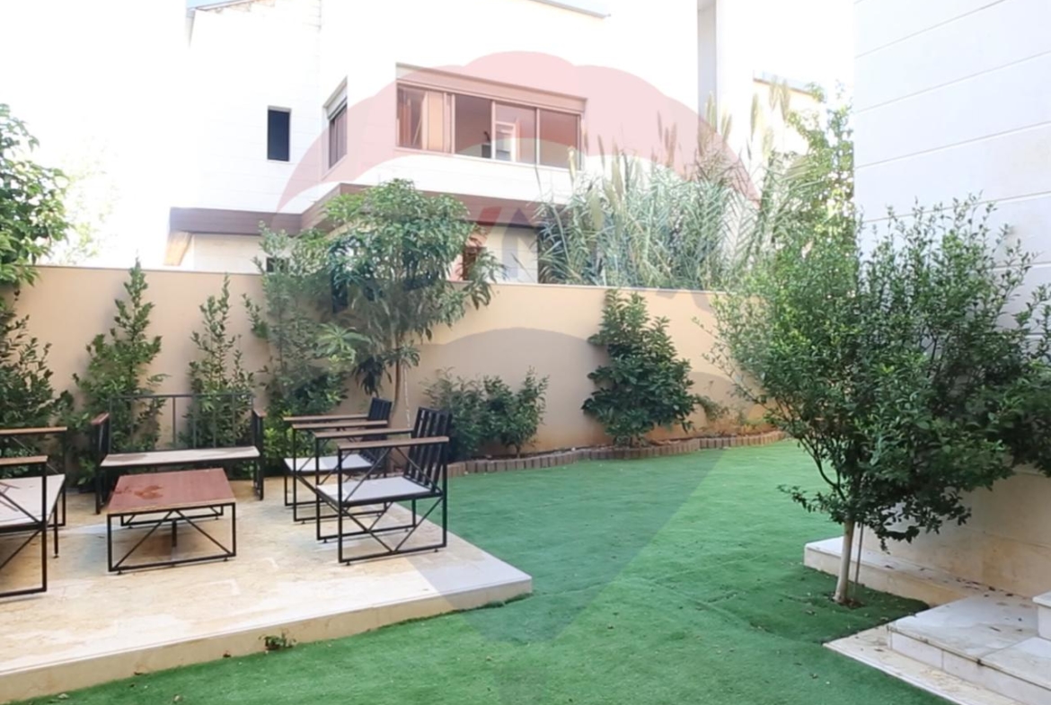 R9-1802 Stunning 3-Story Villa for Sale in Qalamoun - Tripoli — Photo 4 of 8