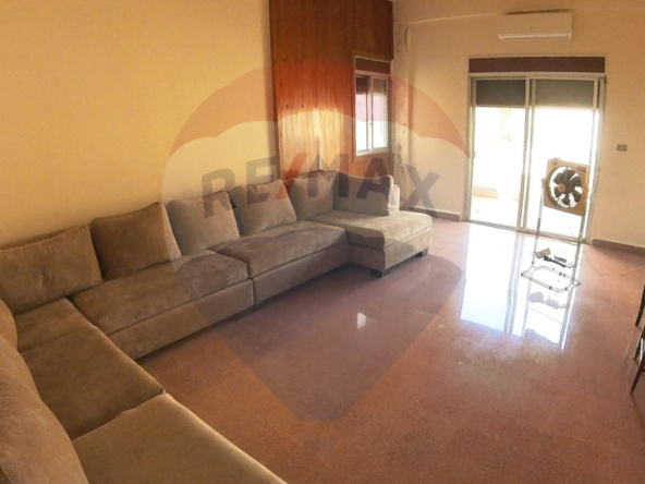 R9-1819  Spacious 300m Apartment for Sale in Al-Monla - Tripoli — الصورة 3 من 8