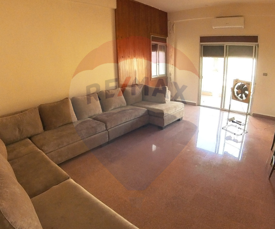 R9-1819  Spacious 300m Apartment for Sale in Al-Monla - Tripoli — الصورة 3 من 8