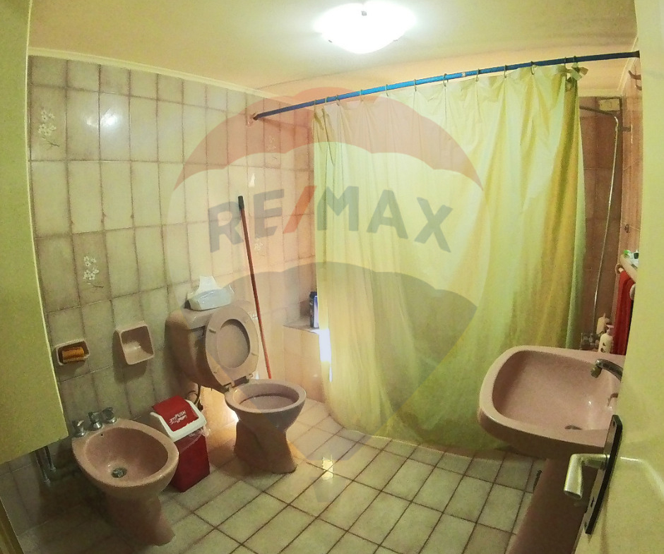 R9-1819  Spacious 300m Apartment for Sale in Al-Monla - Tripoli — الصورة 8 من 8