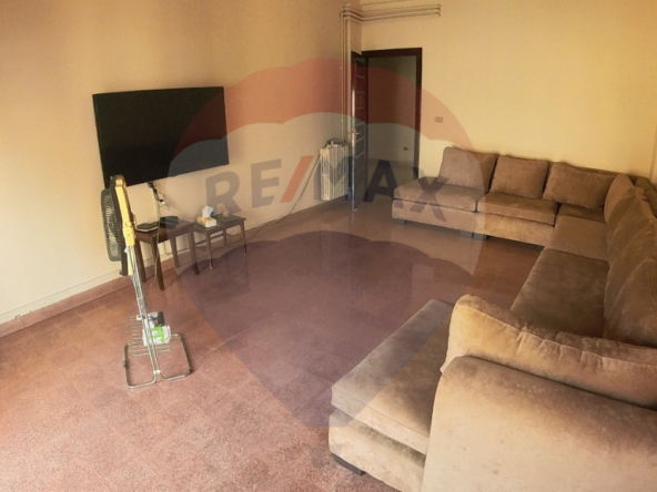 R9-1819  Spacious 300m Apartment for Sale in Al-Monla - Tripoli — الصورة 4 من 8