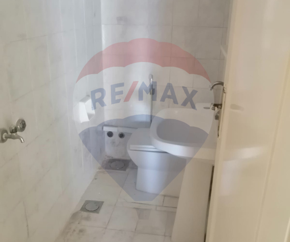 R9-1825 Apartment 170m for Sale in Azmi - Tripoli — الصورة 8 من 8