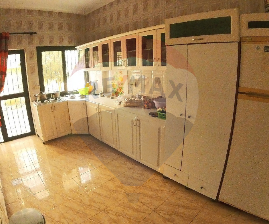 R9-1828 Spacious Apartment for Sale in Alma Zgharta — Photo 6 of 12