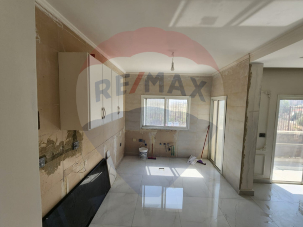 R9-1835 Ground Floor Apartment 160m with Garden for sale in Btouratij - Koura — الصورة 3 من 11